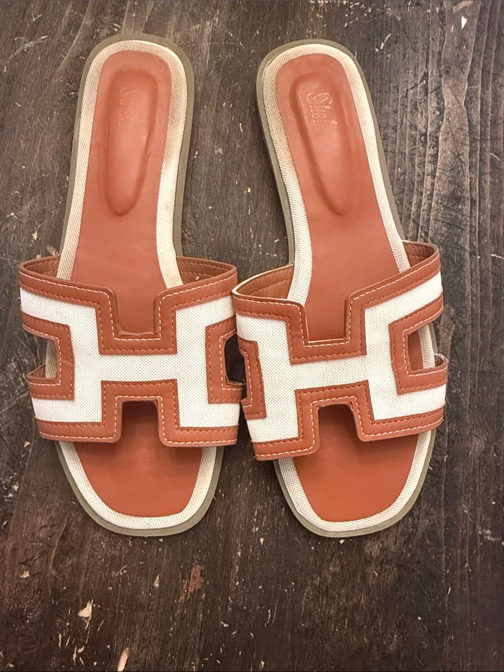 Women’s Tan & White Slide Sandals